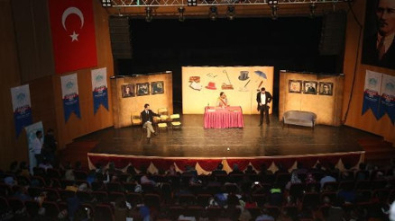 Soğanlar pembeleşinceye kadar tiyatro oyunu Aksrayda sahnelenecek