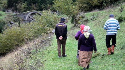 Defineciler, Santa Harabelerini talan etti