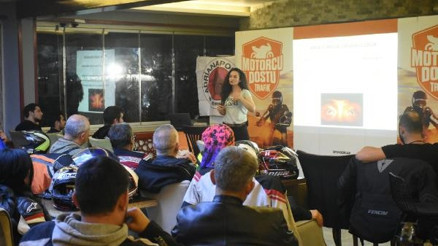 Asil Özbay, Aytemizin Motorcu Dostu Trafik projesi kapsamında Edirnelilerle buluştu