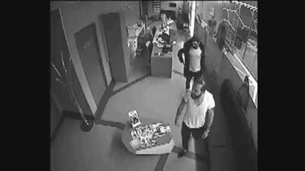 Arda Turanın hastanede silahla görüntüleri