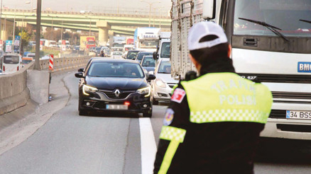 Yeni trafik cezaları Meclis’te: 3 kırmızıya 1 ay yasak