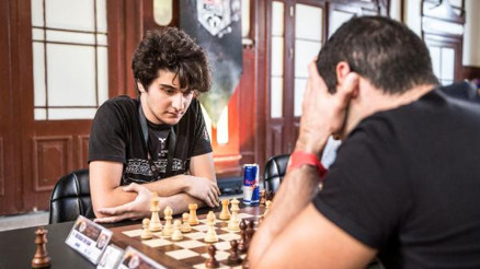 Tarihi Sirkeci Garında satranç şöleni