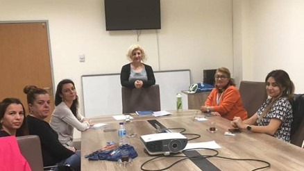 Kırklarelide sağlık çalışanlarına işaret dili kursu