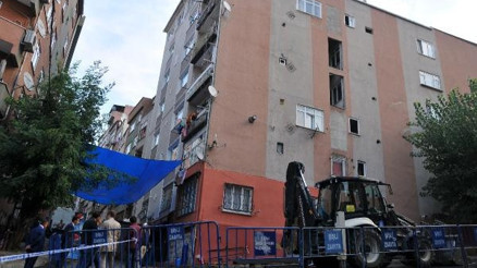 Başkan İnönü, Şişli’de binalarından tahliye edilen vatandaşlarla buluştu