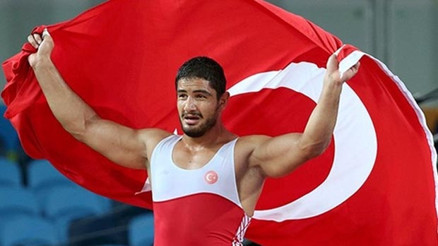 Selçuk Çebi: Taha Akgül, bizim için bir değerdir
