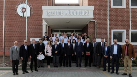 Alt tarafı arıtma üst tarafı futbol sahası