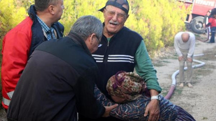 Yanan evlerini gözyaşları içinde izlediler