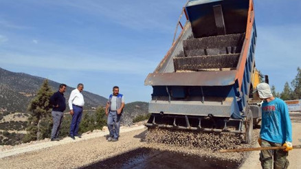 Korkuteli Güzle yolu asfaltlanıyor