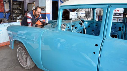Klasik otomobillere hayat veriyor