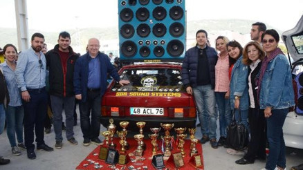 Modifiye araç tutkunları buluştu