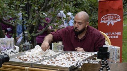 Suudi youtuber, 200 tane kestane şekeri üzerine 2 porsiyon da İskender yedi