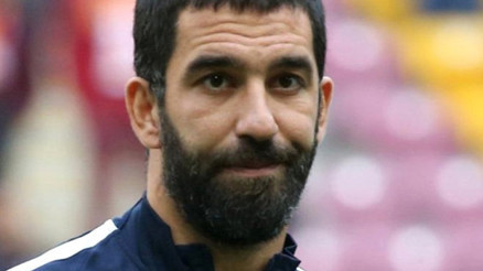 Arda Turan zirveye ulaşıp da orada duramamanın ne demek olduğunu Türkiye’ye gösteren insan