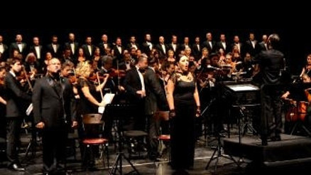 Operada Atatürk için ağıt