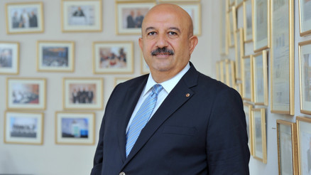 Gözler, İstanbul’daki dev zirvede Gözler, İstanbul’daki dev zirvede