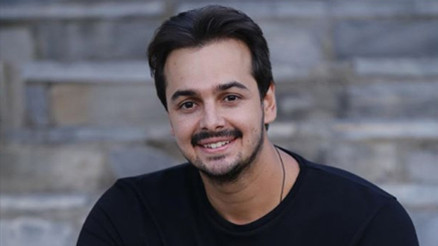 Bir Zamanlar Çukurovada Fekelinin gençliğini canlandıran Sadri Alışık kimdir