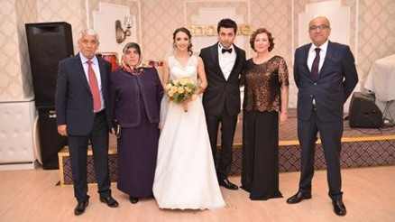 Genç çiftin mutlu günü
