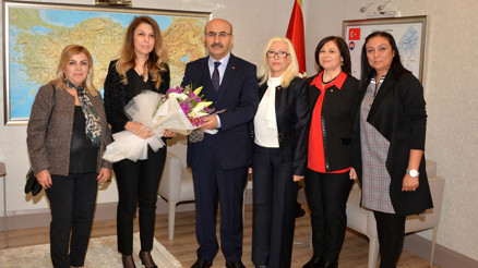 Vali Demirtaş: Çalışan ve üreten kadın baştacımızdır