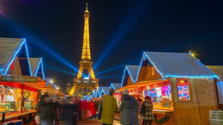 Noel pazarlarıyla büyüleyici Paris