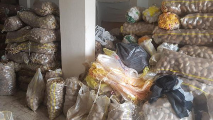 Bursada stokçu baskınında, 35 ton patates istiflendiği belirlendi
