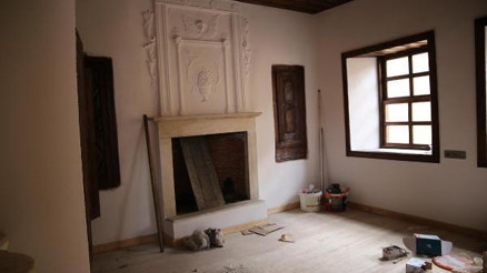 Kuladaki restorasyonu süren tarihi Dr. Aristi Evi butik otel olacak