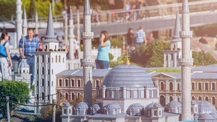 Haliç kıyısında bulunan parkın adı nedir