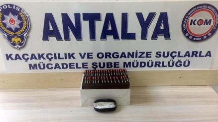 Antalyada 34 tüp kobra zehri ele geçirildi