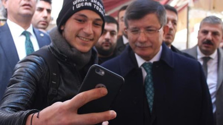 Eski Başbakan Davutoğlu, 15 Temmuz gecesini kitabında anlatacak