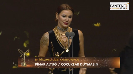 En iyi komedi dizisi kadın oyuncu : Pınar Altuğ