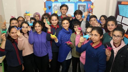 Çocuklar ölmesin diye Japonyaya kağıttan 1000 Turna gönderecekler