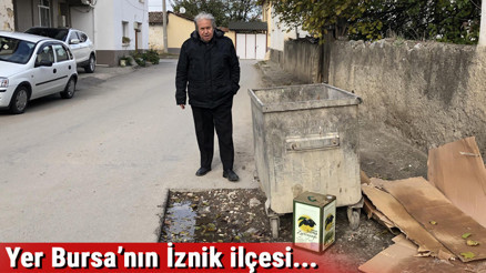 Roma dönemine ait mozaik, çöp konteyneri altında