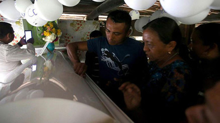 ABDde 7 yaşındaki Guetemalalı çocuk gözaltında yaşamını yitirdi