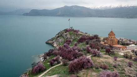 Doğu’nun kutupyıldızı Van Doğu’nun kutupyıldızı Van