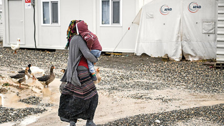 Depremzede Samsatın konteynerde 3. yılı: Geçici konutların kalıcı göçebeleri Depremzede Samsatın konteynerde 3. yılı: Geçici konutların kalıcı göçebeleri