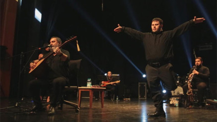 Tomurcuklar için el ele