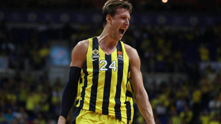 Vesely 5-6 hafta parkelerden uzak kalacak