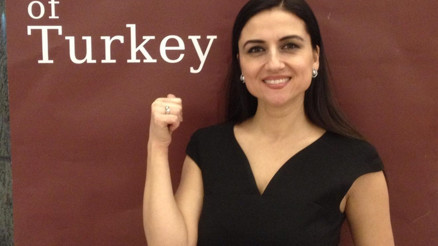 Dilek öğretmen Avrupa Parlamentosu’nda konuştu