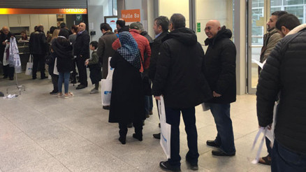 Almanyada Evim Türkiye kuyruğu