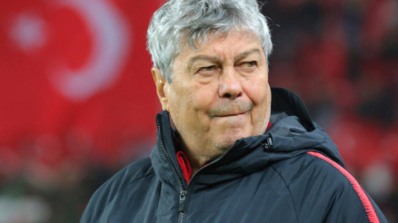 TFF Lucescu ile yollarını ayırdı Rumen hocadan Yıldırım Demirörene teşekkür... TFF Lucescu ile yollarını ayırdı Rumen hocadan Yıldırım Demirörene teşekkür...
