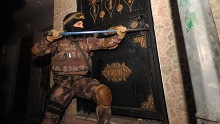 Sabaha karşı harekete geçildi Kod adı: Narko Timsah