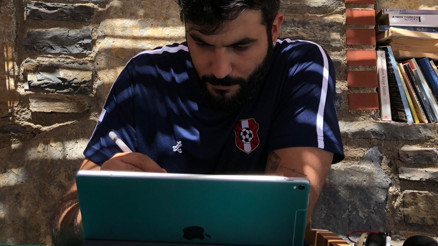 Ünlü illüstratör iPad Pro ile çizimlerini konuşturuyor Ünlü illüstratör iPad Pro ile çizimlerini konuşturuyor