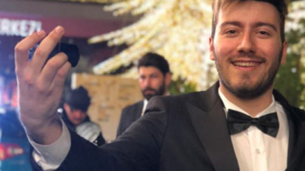 Enes Batur Hayal Mi Gerçek Mi oyuncuları arasında kimler yer alıyor Enes Batur Hayal Mi Gerçek Mi oyuncuları arasında kimler yer alıyor