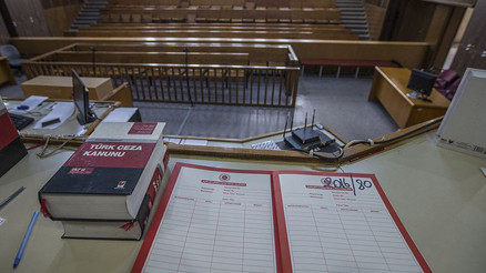 Evinde darbe toplantısı yapan pilot da inkarı seçti