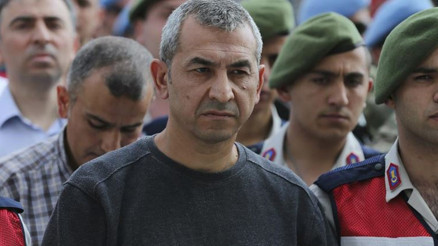 Hulusi Akarı alıkoyan darbeci inkardan vazgeçmedi