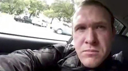 Yeni Zelanda’da camilere saldıran terörist 50 ayrı cinayetten yargılanacak