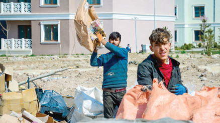 Vebalı gibi görmeyin ekmek derdindeyiz Vebalı gibi görmeyin ekmek derdindeyiz