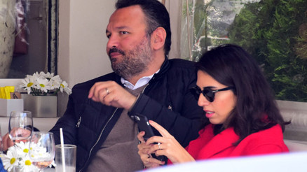 Aynı mekanda 6 saat oturdu