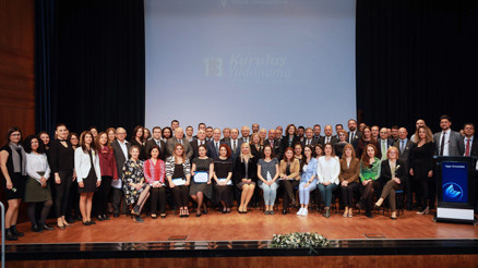 Üniversite, 18 yaşında