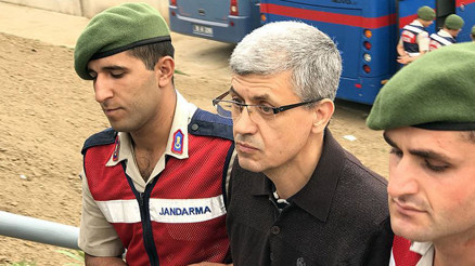 Konsey üyesi amiral, Akıncıya uçuş için gitmiş