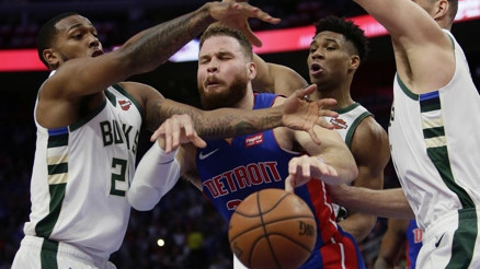 Pistonsı süpüren Bucks, 18 yıl sonra konferans yarı finaline çıktı