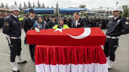 Şehit polis son yolculuğuna uğurlandı
